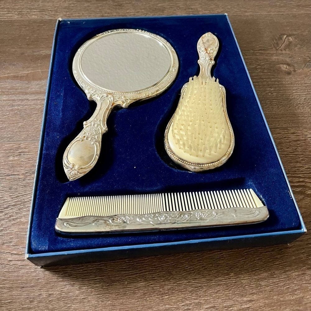 Vintage Silver-Plated Mirror Brush Comb Vanity Dresser 3-Piece Set - Picture 6 of 11